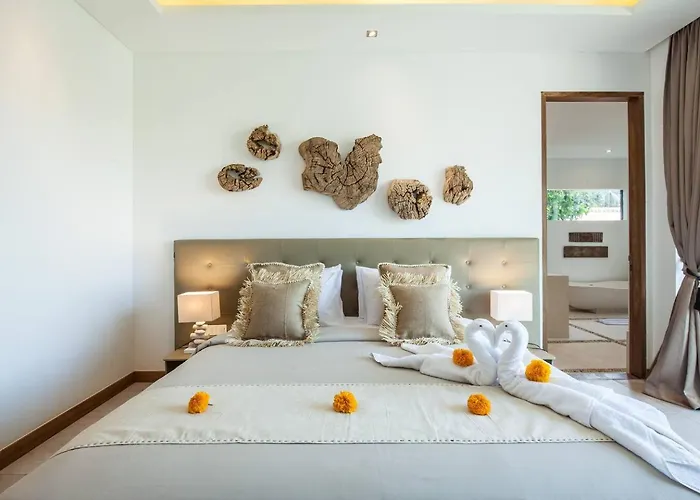 Amazing 4 Bd In The Heart Of Вилла *