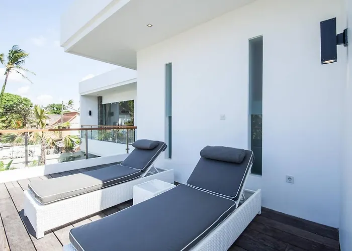 Amazing 4 Bd In The Heart Of Вилла *